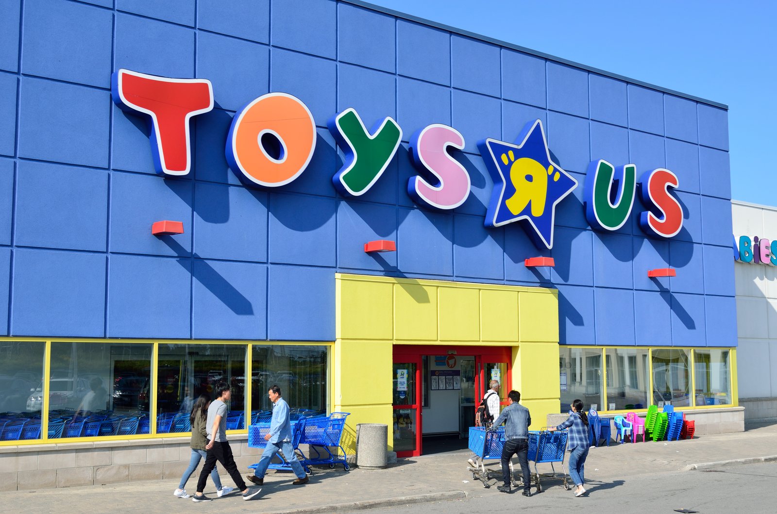 Toys “R” Us storefront — a dead brand with a second life