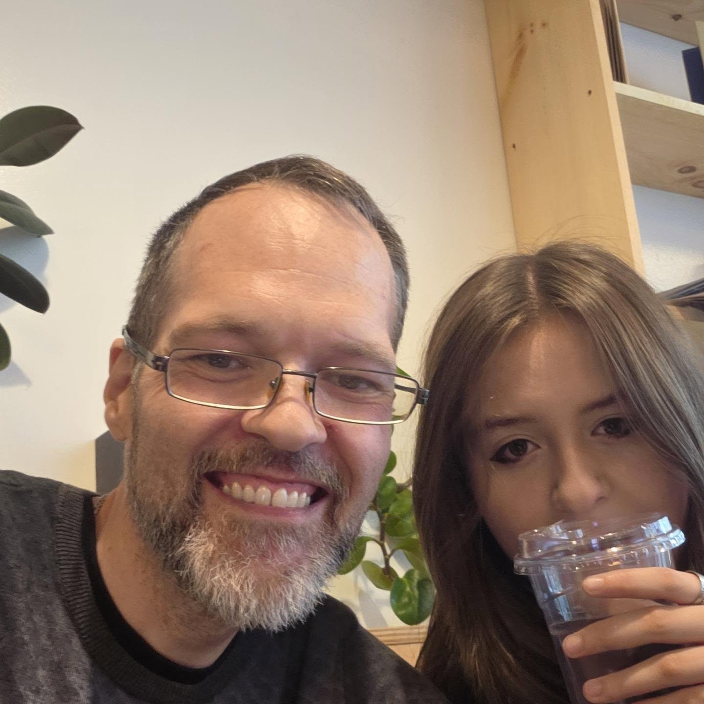 David Strausser with his daughter Liv over coffee
